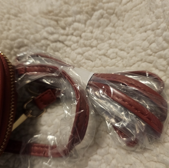 RED QUILTED BADGLEY MISCHKA CROSSBODY/PHONE CASE.  NWT - Picture 3 of 5